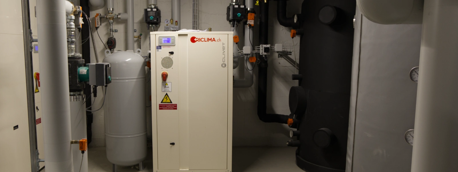 Technikraum mit Heizungsanlage